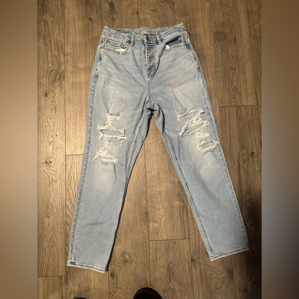 American Eagle Distressed Curvy Mom Jean